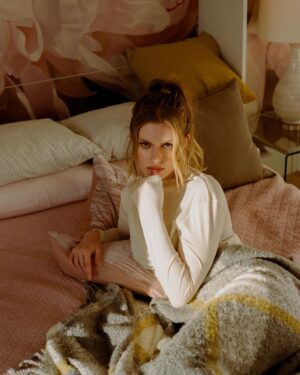 Barbara Dunkelman Instagram - Dreamy. ☁️💫

Photos: @atwes 
Gaffer: @kamrin.pester 
HMU: @erinxtexas