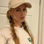 Barbara Dunkelman Instagram - Our D&D show, @stinkydragonpod now has hats and tees! They’re in @theroosterteethstore in 3 DIFFERENT COLOOOORSSSS! 🔥