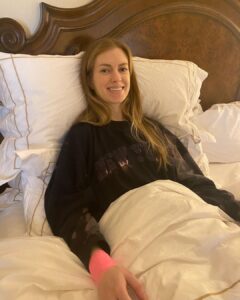 Barbara Dunkelman Instagram - Surgery went very smoothly- back now recovering, in pain but it’s manageable. I cannot thank you all enough for being so kind and encouraging. It hasn’t really sunk in yet but even just typing this without sweat dripping down my wrists is very new to me. I’ve already cried 6 times.