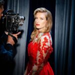 Barbara Dunkelman Instagram - Yes I AM at an Oscars after party in the 50s. 💃🏼✨📽️ Photos: @atwes Hair & Makeup: @erinxtexas Lighting: @kamrin.pester
