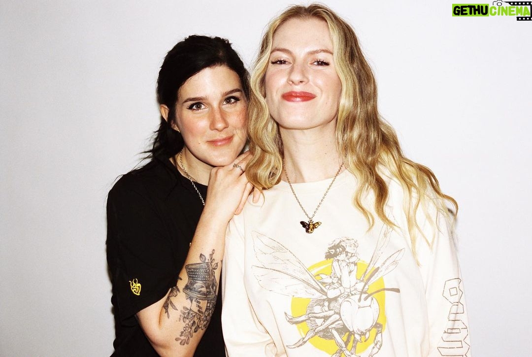 Barbara Dunkelman Instagram - Happy bee day! #bumbleby goodies now in @theroosterteethstore 🐝