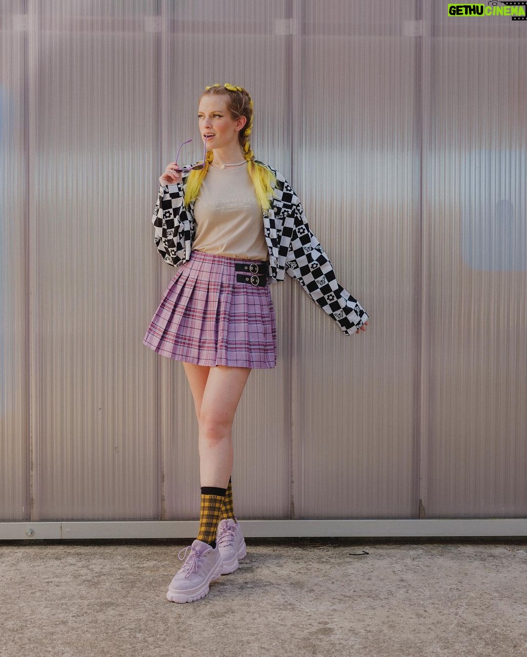 Barbara Dunkelman Instagram - Yang Streetwear is here!! Swipe for the fly 😎