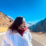 Barkha Singh Instagram - White on white on white .. somewhere in between #Manali and #Leh 🤍❄️ Thank you for taking us to some of the most breathtaking spots that are hidden away in the mountains @nomadicjony and @go4explore.community 😀 And of course @bora__kiran for planning this and making sure @owaiskhan.in and I woke up in the morning to experience this! Again, I know you lovelies are gonna ask.. this boss white jacket is by @graykloud X @easel_stories 🤍 Yeah I love it too! #travelwithB #Himalayas #Himachalpradesh #wanderlust #travel #incredibleindia #tourismindia #himachal #mountains #trip #roadtrip #newyeartrip #travelcontent #travelinspo #travelinspiration #phonephotography