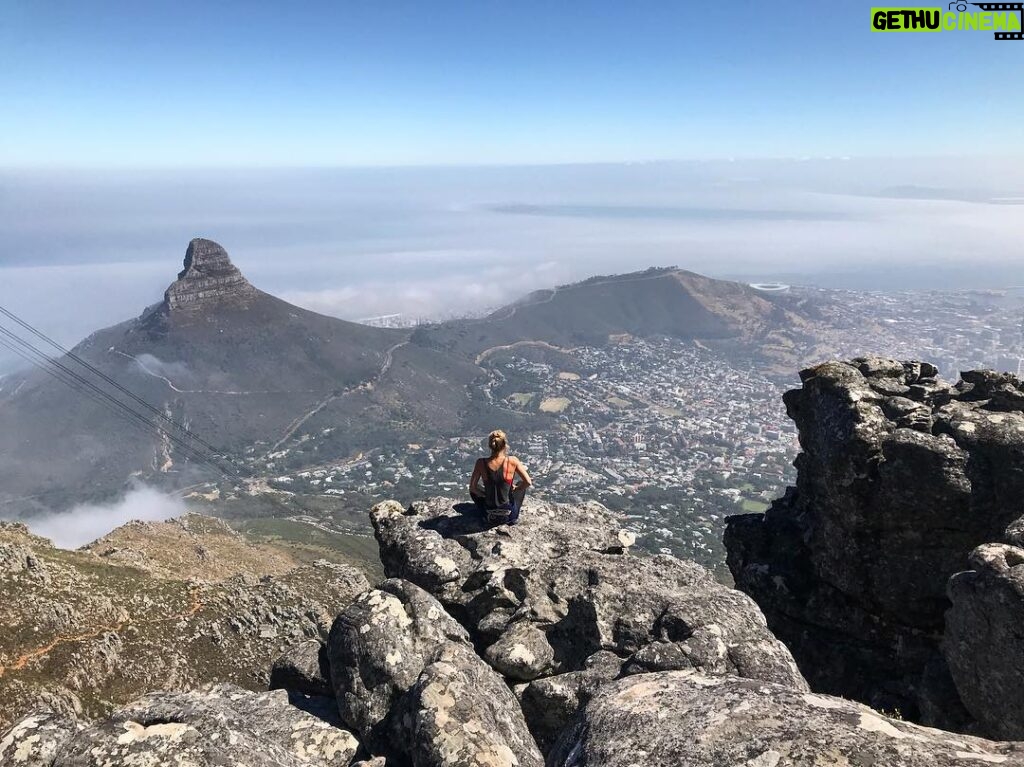 Beau Garrett Instagram - 🙅🏼‍♀️ Table Mountain (Sudafrica)