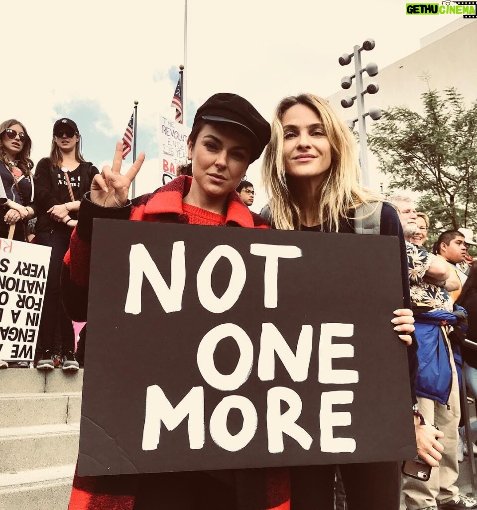 Beau Garrett Instagram - Some friends march with you. For woman, for equality, for gun control, for our future. Meet posse member number four, @serindaswan serindaswan. She is a philanthropist, a table decorator, a dog mamma, a giver, a intuitive, an actress and most importantly, one of the biggest supporters and nurturers of women I have ever met. I love her Pershing Square