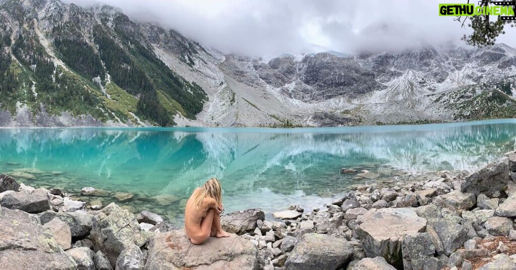 Beau Garrett Instagram - 😳 Joffre Lakes Provincial Park