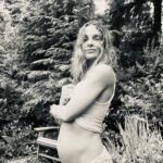 Beau Garrett Instagram - Rainbow baby coming in October. Couldn’t be more excited and grateful we get to go on this ride. #22weekspregnant