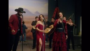 Becky G Instagram - “POR EL CONTRARIO” VIDEO YA ESTÁ DISPONIBLEEEEE 🌹✨ Gracias @angela_aguilar_ Y @leonardoaguilaroficial por ser parte de esta canción tan especial. I loved making this song with you guys and loved creating this live version just as much 🤎