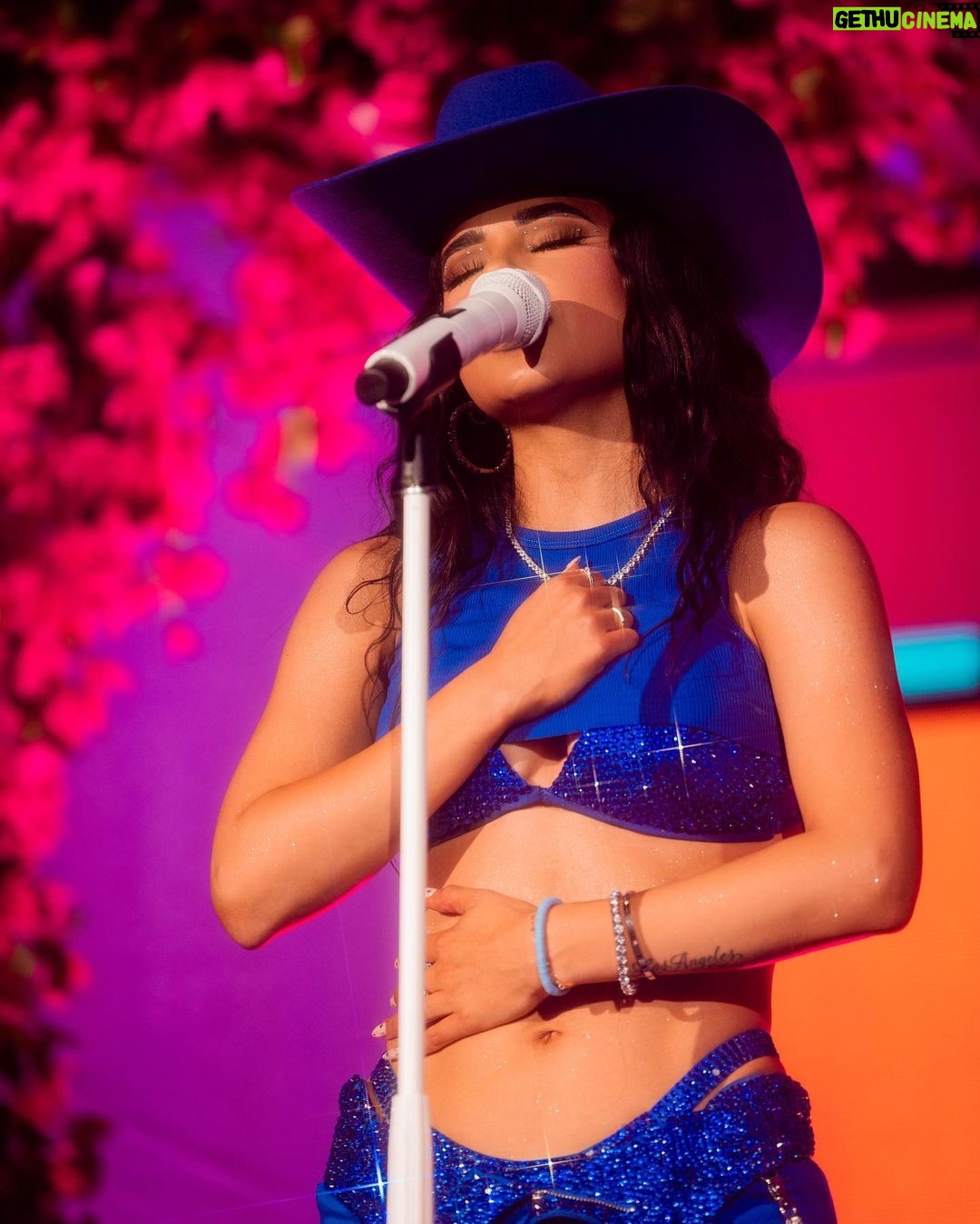 Becky G Instagram - Grateful is an understatement 🥹💙🙏🏽