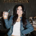 Becky G Instagram – WE OFFICIALLY GOT A BROWN GIRL @erewhonmarket SMOOTHIEEE 😭🙏🏽 It’s been so much fun crafting the perfect homage to the traditional horchata. It was important to me that many of these ingredients were sourced from Latin-owned companies and a portion of proceeds will be donated to Just Keep Livin’ Foundation and Justice for Migrant Women. I can’t wait for you to try it I hope you love it as much as I do!!! 💕

Also, shout out to Lupe and the rest of the Culver City staff in the kitchen for the love & support. Los quiero mucho. Viva la Raza 🤎