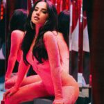 Becky G Instagram - Thank you so much for all of the love on the song & video so far 🥹🙏🏽 “LA NENA” YA ESTÁ DISPONIBLEEEE 💕 @gabitoballesteros