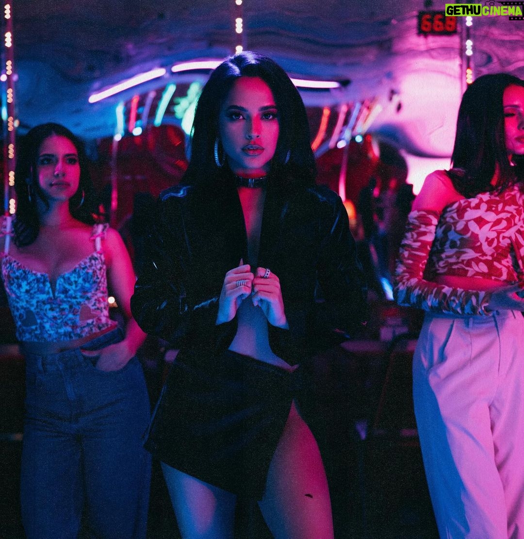 Becky G Instagram - “LA NENA” BEHIND THE SCENES YA ESTÁ DISPONIBLE 💕✨ Watch on YouTube 🫶🏽