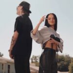 Becky G Instagram - CHANEL BTS OUT NOW 🫶🏽 muy happy y agradecida. Gracias por escuchar y apoyar nuestra canción ✨