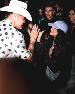 Becky G Instagram - Gracias Chicago 💜 Sueños do come true.