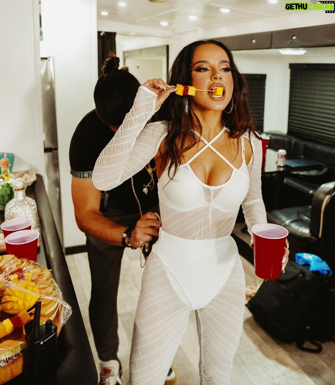 Becky G Instagram - MAMIII TAKES MIAMI ✨ until next time 🤍 Miami, Florida