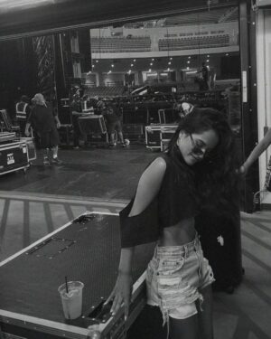 Becky G Instagram - Friends + Inglewood = 💚🤭
