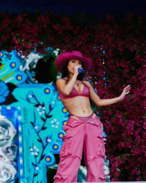 Becky G Instagram - Mi gente. There are no words. Agradecida y bendecida. It’ll take me a minute to process all that was these last two weekends. But for now, just… THANK YOU. ✨💖