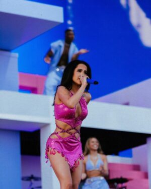 Becky G Instagram - Mi gente. There are no words. Agradecida y bendecida. It’ll take me a minute to process all that was these last two weekends. But for now, just… THANK YOU. ✨💖