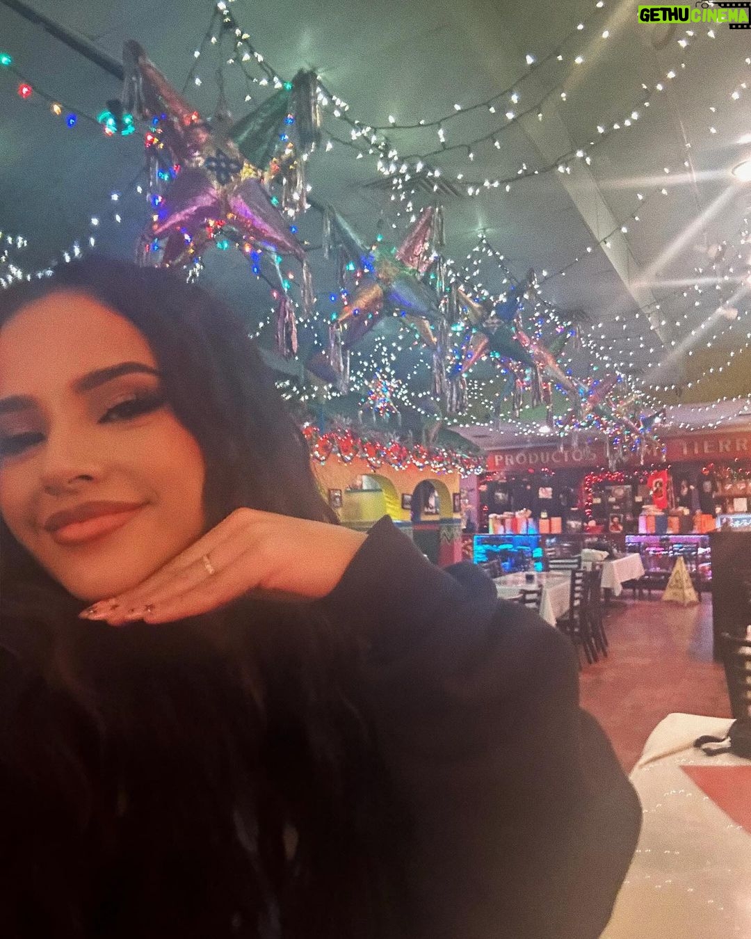 Becky G Instagram - Been in Texas…These last few days have been a lot for my 🤎 and soul. Tour, my álbum, my Ito Miguel’s Cumpleaños. Feeling very grateful. Thank you for all of the love on ESQUINAS 🫶🏽🫂