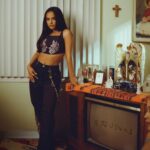 Becky G Instagram - Ser mexicana es parte de quien soy, a nivel personal y como artista, es un honor y privilegio. ESQUINAS is a token of appreciation for the people who have been part of my life. It’s a project built on inspiration from the artists who have paved the way, helping generations like mine continue pursuing their dreams. A la misma vez, honra mi sangre Mexicana y los esfuerzos de mis abuelitos para hoy estar donde estoy. En este momento tan especial, mis mundos se cruzan - en una ESQUINA que representa mis raíces, la musica que me trae memorias tan bellas con mi familia y mi gente, mi comunidad y todo lo que viene. ESQUINAS no es solamente un sueño hecho realidad para baby Becky, pero también el sueño de mis abuelitos Ángel y Guadalupe Esquivias + Cruz y Miguel Gómez (Que Descanse En Paz 🕊️) Los amo mucho y espero que vean este proyecto como un agradecimiento por todos su sacrificio y cariño. Con el nopal en la frente, aun me dicen que no soy “ni de aquí, ni de allá” pero a eso les digo - nos vemos en las esquinas donde todos nos podemos encontrar.