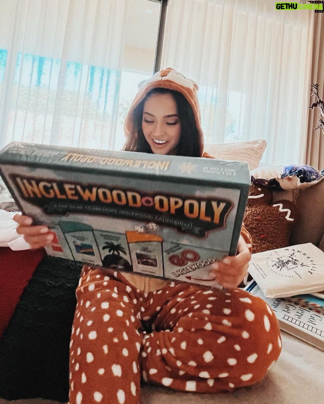 Becky G Instagram - Happy. Just genuinely happy. 🫶🏽