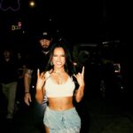 Becky G Instagram – MAMIIIIII 🥹🥹🥹 A todo lo que hemos vivido juntas y lo que viene. 🫶🏽 
Gracias por inspirar a tantos, especialmente a mi y por ser una amiga tan increible. Te quiero mucho mucho muchoooo!!! Que chimbaaaa cantar en tu casita de medellin!! 🖤✨