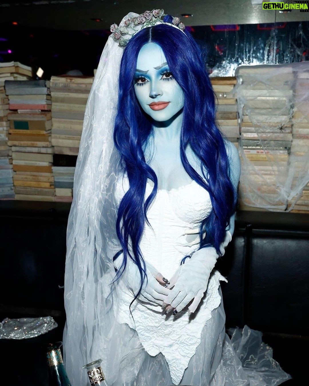 Becky G Instagram - 💙 HAPPY HEIDIWEEN 💙 So much fun celebrating with PATRÓN EL ALTO and the queen of Halloween herself 🫶🏽 #PatronPartner #PatronxBeckyG #HeidiHalloween2023