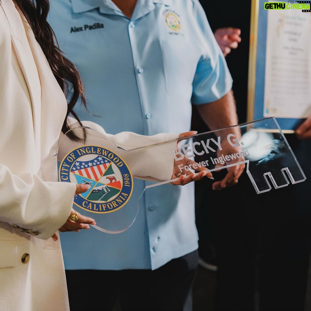 Becky G Instagram - Que honor. INGLEWOOD FOREVER. ♾️ My city has had the key to my heart since day 1. The OG home of The Lakers back in the day, the place with the big Randy’s donut🍩, The City of Champs, & the final resting place of my querido abuelo Miguel Gomez. There aren’t enough words to express my gratitude to the esquinas that raised me. This is home and no matter where I go, I always take it with me. Inglewoooooooooood!!! Inglewood, California