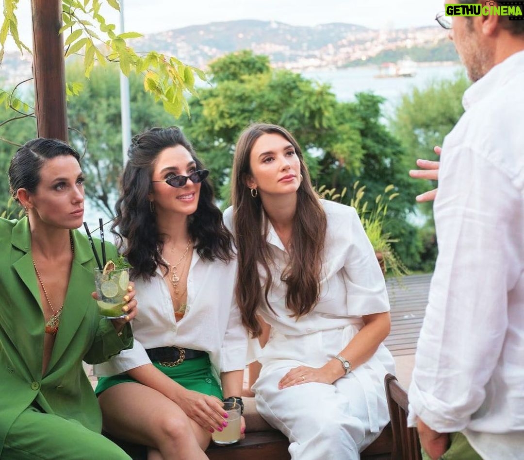 Begüm Akkaya - 6.4K Likes - 🤍🍃