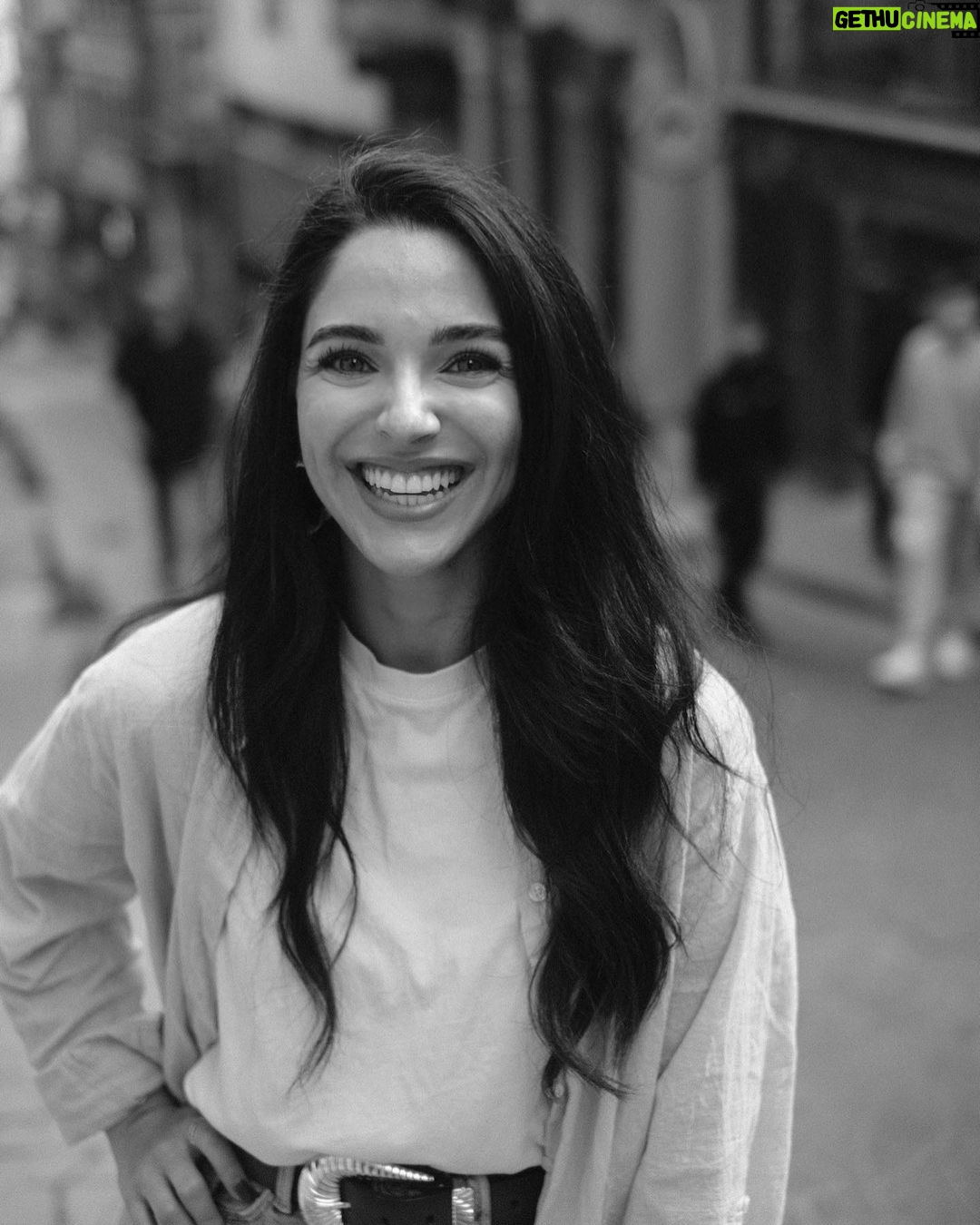 Begüm Akkaya - 16.3K Likes - Click on black&white
📸 @bsrdeveli