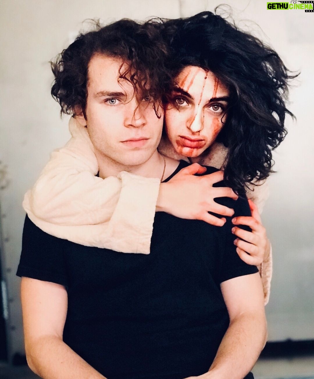 Begüm Akkaya - 2.4K Likes - Let The Right One In/
Bırak İçeri Gireyim
5 Şubat’ta @zorlu_psm ‘de başlıyor🖤
@dottiyatro_dottheatre
#lettherightonein
#bırakiçerigireyim