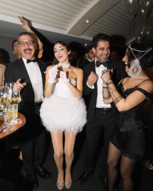 Begüm Akkaya Instagram - Great Gatsby teleportations w/ my loved ones🎩💋
