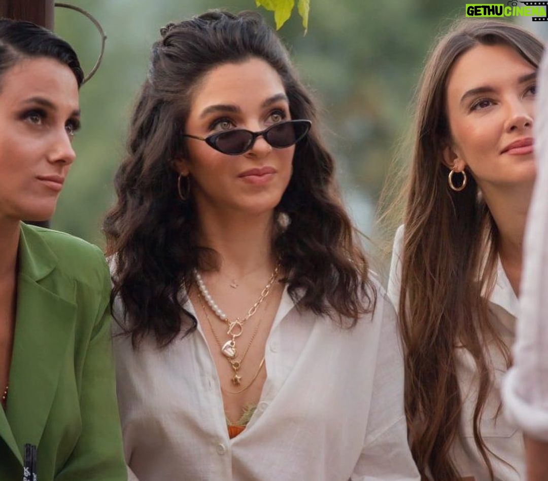 Begüm Akkaya - 6.4K Likes - 🤍🍃