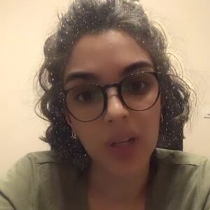 Begüm Akkaya Instagram - o :neden çorapla yatıyosun
bne :