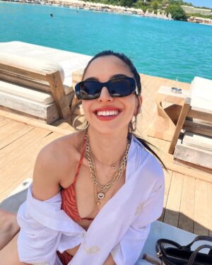 Begüm Akkaya Instagram - 🩵
