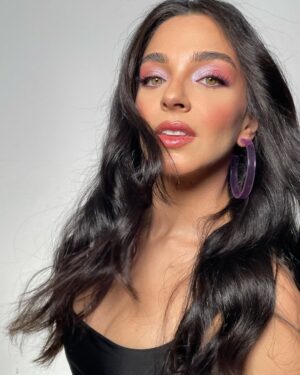 Begüm Akkaya Instagram - Makeup @cigdem_yesilcimenn 🩷
Hair @haticealegozz 💜