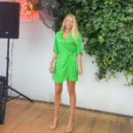Begüm Kütük Instagram – All green with @moeva_london x @esteelauderturkiye 📸: @eylullaydinn