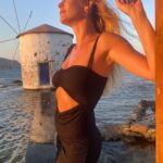 Begüm Kütük Instagram - @mirguncabas 📸❤️ Mylos Fish Restaurant