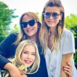 Begüm Kütük Instagram - #besties 🦋💞 @selinberry @eliftasangilince Seba Vista Konutları
