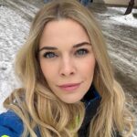 Begüm Kütük Instagram - ☃️❄️🏂🌨️🏔️🍷 Megève