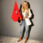 Begüm Kütük Instagram – Günnurcuğum ❤️ 
Günnur Özsoy “Es Ver Ses Ver” sergisi💫#exhibition #artexhibition #esversesver Maslak Atatürk Oto Sanayi