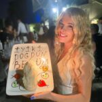 Begüm Kütük Instagram – Kutlu olsun, mutlu olsun, sağlıkla, sevdiklerimle,aşkımla geçireceğim çılgınca bir yaş olsun. İyi ki doğmuşum be🙏🏻🎉🥳🍀🎂 #happybirthdaytome Eskiyer Restaurant Yeniköy
