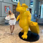 Begüm Kütük Instagram - Hi @erdil 💛 The Tourist by #ErdilYaşaroğlu💫 @artshotel_ @burosarigedik #contemporaryart #contemporarysculpture #sculpture #modernart #cagdassanat #heykel #modernsanat #art #arte #zbrush #zbrushsculpt #erdil #erdilyasaroglu #rhino #tourist #yellow #rhinoceros Arts Hotel Yalıkavak