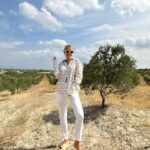 Begüm Kütük Instagram – Zeytin ağaçlarımız 7 yaşında🕊️🧿🫒 Sonu sürprizli 🐐🪿🤍