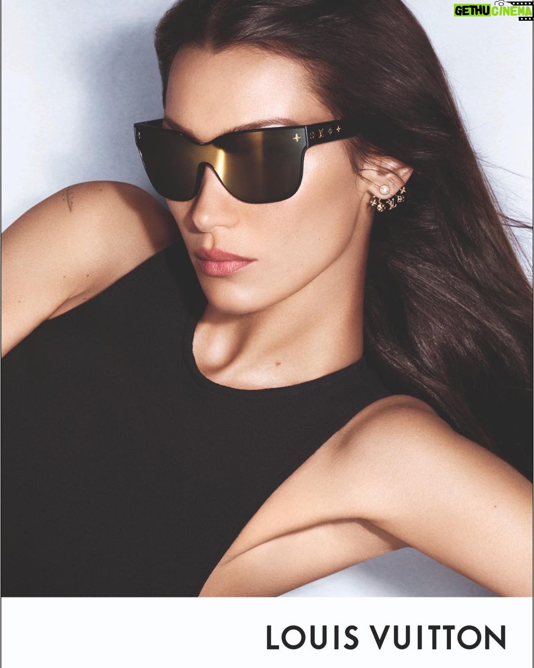 Bella Hadid Instagram - New Louis Vuitton @louisvuitton by #StevenMeisel Styled by @carineroitfeld 🤍 @lamarquisette