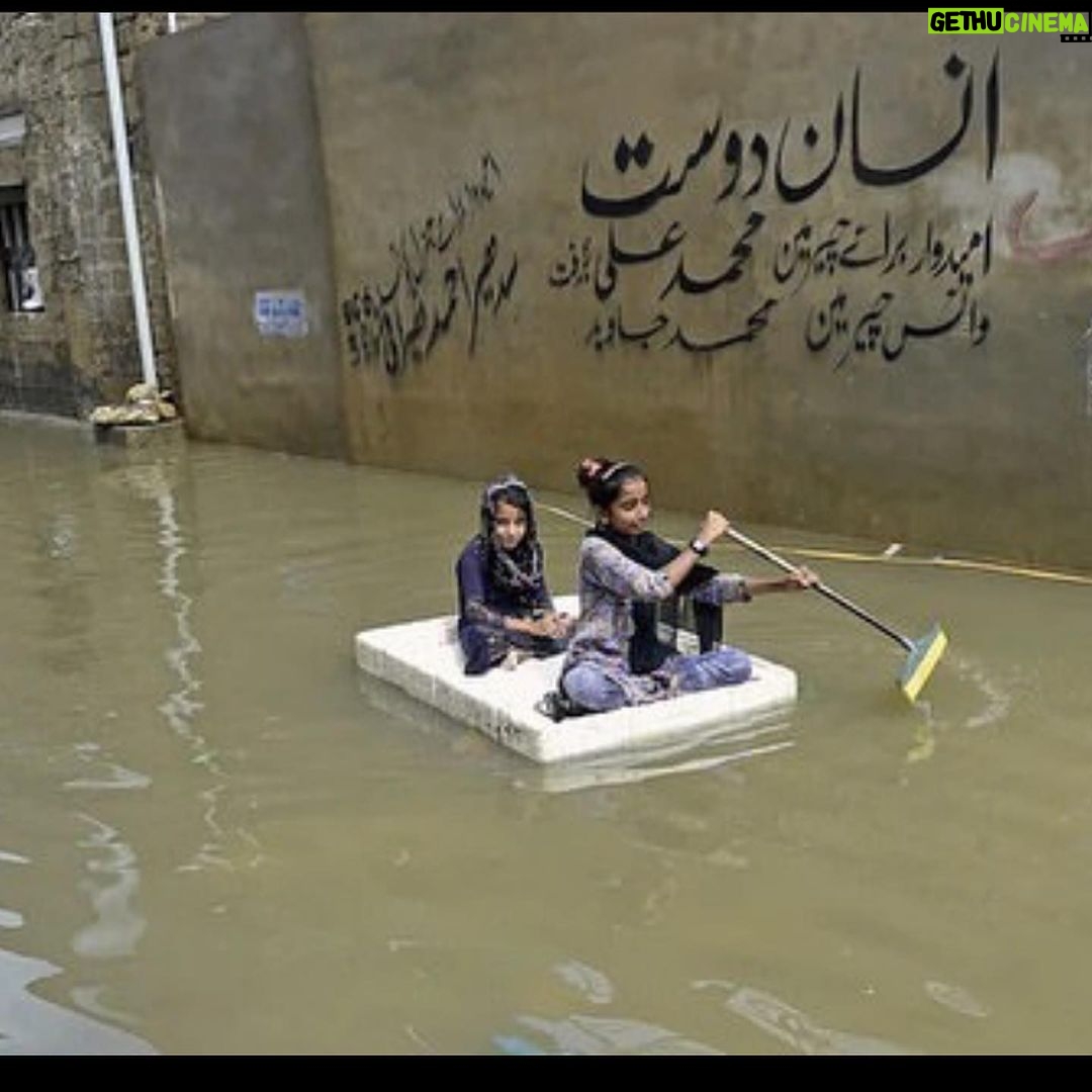 Bella Hadid Instagram - This doesn’t even seem real, but is a reality to so many. More than 1000 people — a third of them children — have died during severe flooding across Pakistan. From June through August, 2022, torrential monsoon rains washed away entire villages and infrastructure across Pakistan’s four provinces, affecting at least 33 million people. 4 million acres of crops have been destroyed and 800,000 livestock have died. Not only is this traumatizing for the people of Pakistan but it will also ,long-term, increase food insecurity across the country and will have a severe impact on the economy… “Pakistan has been facing increasingly devastating climate-induced drought and flooding,” says IRC Pakistan country director Shabnam Baloch. “Despite producing less than 1% of the world’s carbon footprint, the country is suffering the consequences of the world’s inaction.” … This is a climate crisis and we need to be there for the people of Pakistan. $2.50 can provide micronutrient sachets for a pregnant mother and young child $12 can provide a hygiene kits with soap, sanitizer, detergent, buckets, menstrual supplies, etc – enough for 3 months for a family. $55 can provide a carton of 55 ready-to-use-therapeutic food sachets that can treat a child suffering from severe acute malnutrition for 6-8 weeks. UNICEF is on the ground, delivering lifesaving medical supplies, safe water and nutrition, mental health support, educational resources and more. I’m putting the link in my bio in case you’d like to donate. If not , spreading the word on this environmental crisis and the people impacted is very important as well. Love you all and God Bless. 🤍