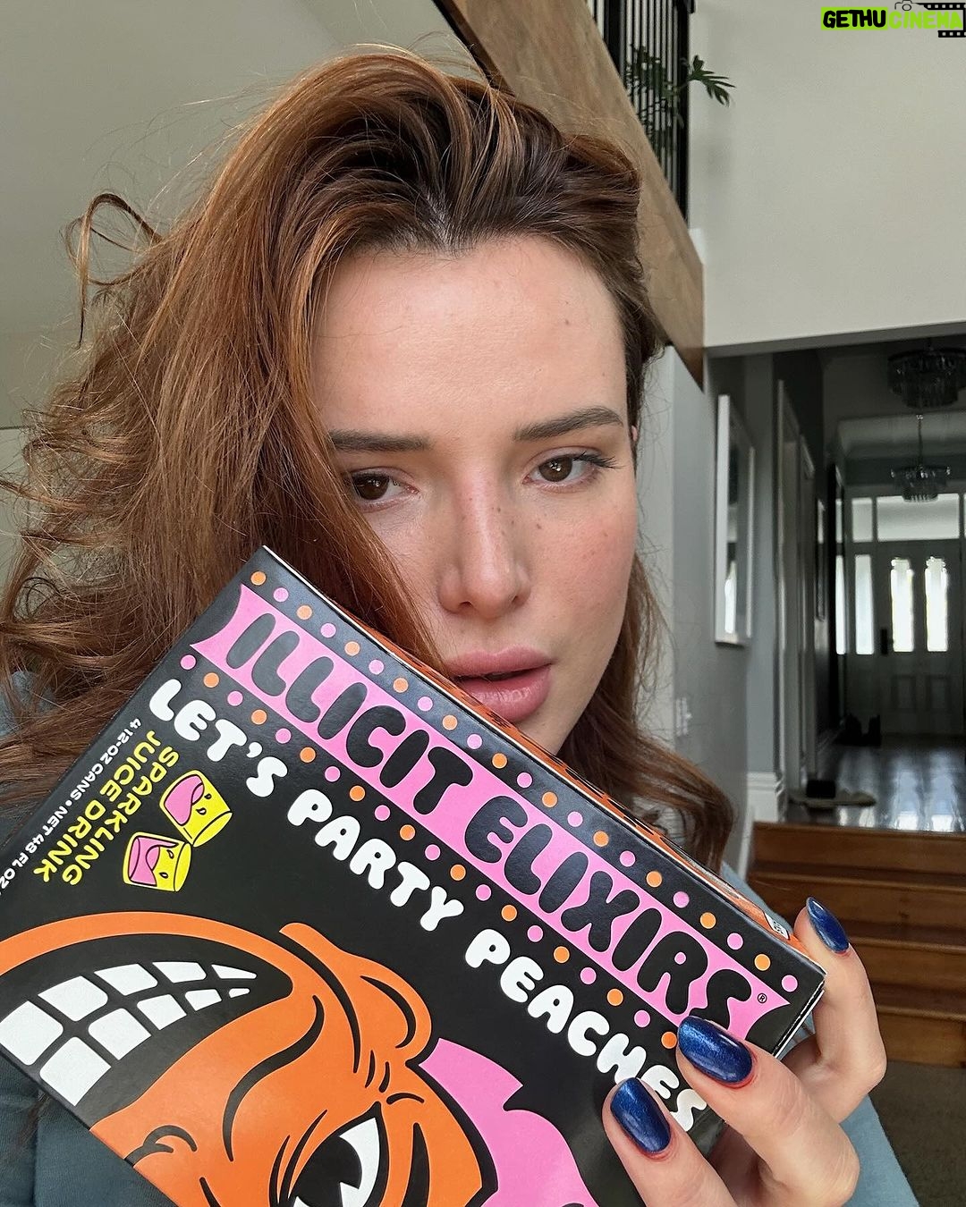 Bella Thorne Instagram - These @illicit.elixirs got me SO HAPPY haha! Finally a fruity, flirty and FUNctional beverage #IllicitElixirsPartner