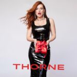 Bella Thorne Instagram - Shop @thornedynasty limited edition Holiday collection while you can! 🎁