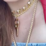 Bella Thorne Instagram - The holidays with @thornedynasty and CYBER MONDAY and free shipping with code!?! 🥹👏👀😘💍