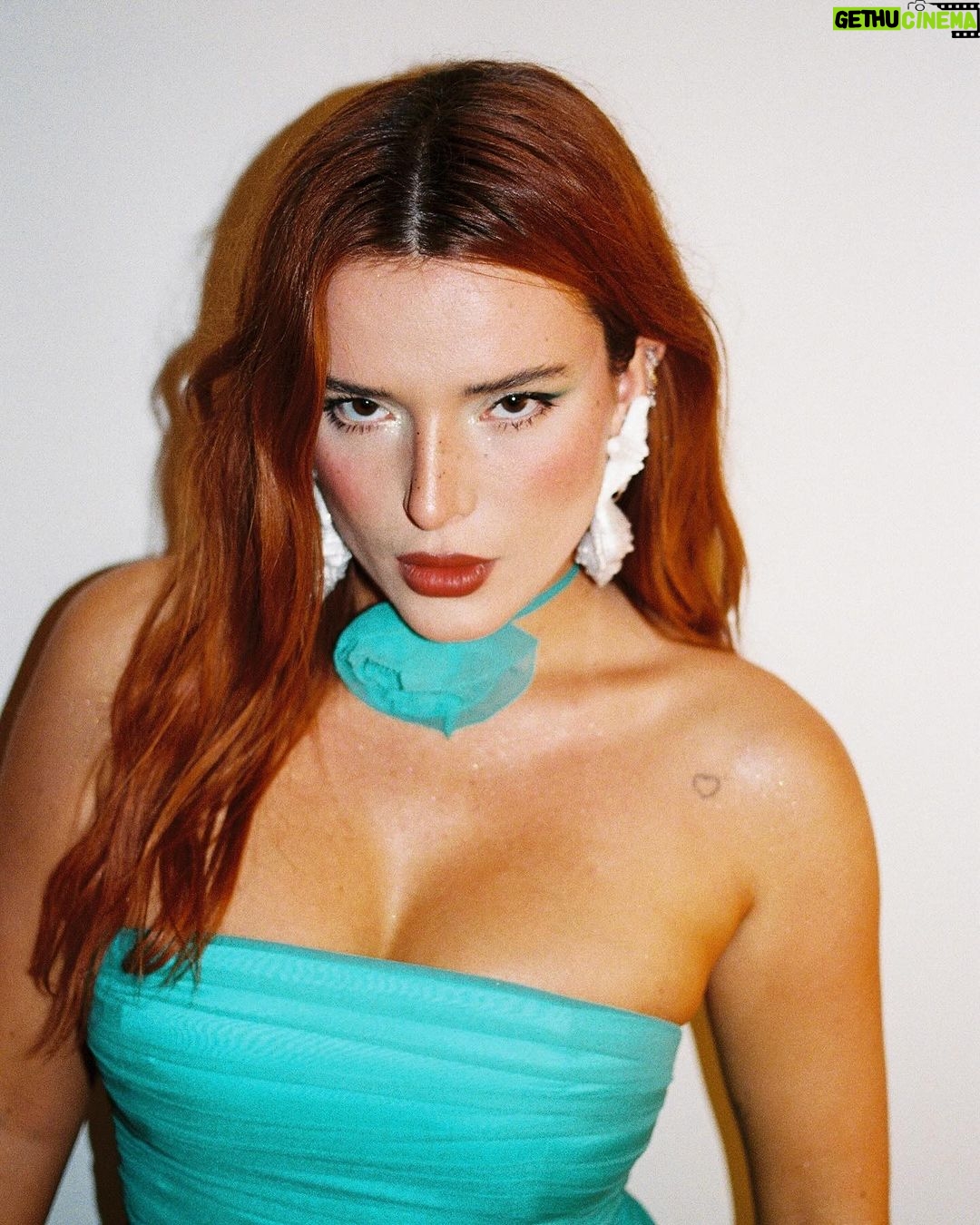Bella Thorne Instagram - Film photos from my bday with my love @laquan_smith